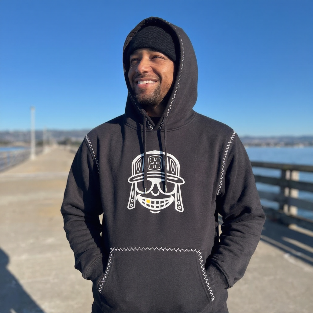 Black and White Bordada Embroidered Hoodie